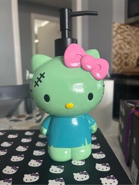 NEW HELLO KITTY FRANKENSTEIN SOAP DISPENSAR